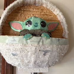 New Mandalorian Grogru "The Child" Pull String Pinata Baby Yoda