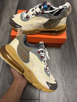 Men’s Nike Air Max 270 Travis Scott’s  Size 11M