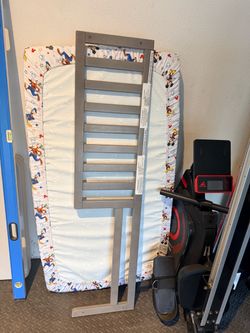 Mattress with side rail