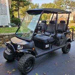 Tomberlin 6-Passenger LSV Street Legal Golf Cart