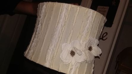 VINTAGE CREAM WHITE FLORAL FLOWER PLEATED RETRO ANTIQUE SHABBY CHIC LAMP SHADE LIGHTING HOME DECOR