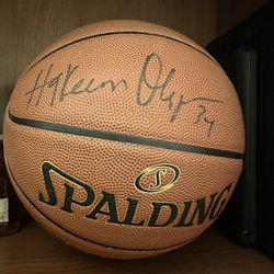 hakeem olajuwon auto basketball