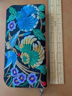 Vintage Boho style Floral Embroidered Zip-Around Purse / Clutch Wallet