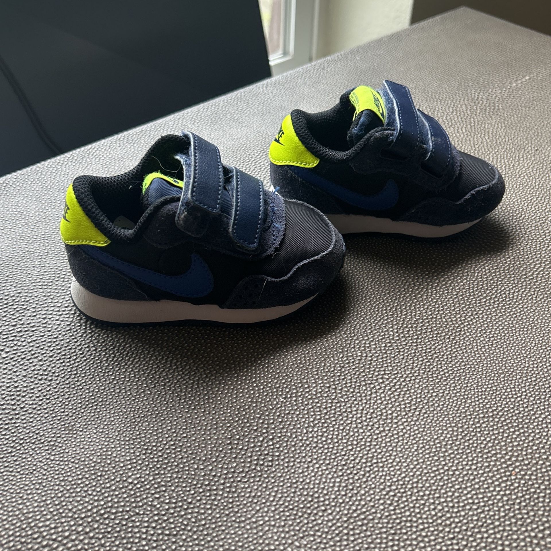 Toodler Nike Sneakers