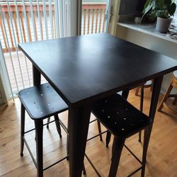 Metal table And Stools Bar Height