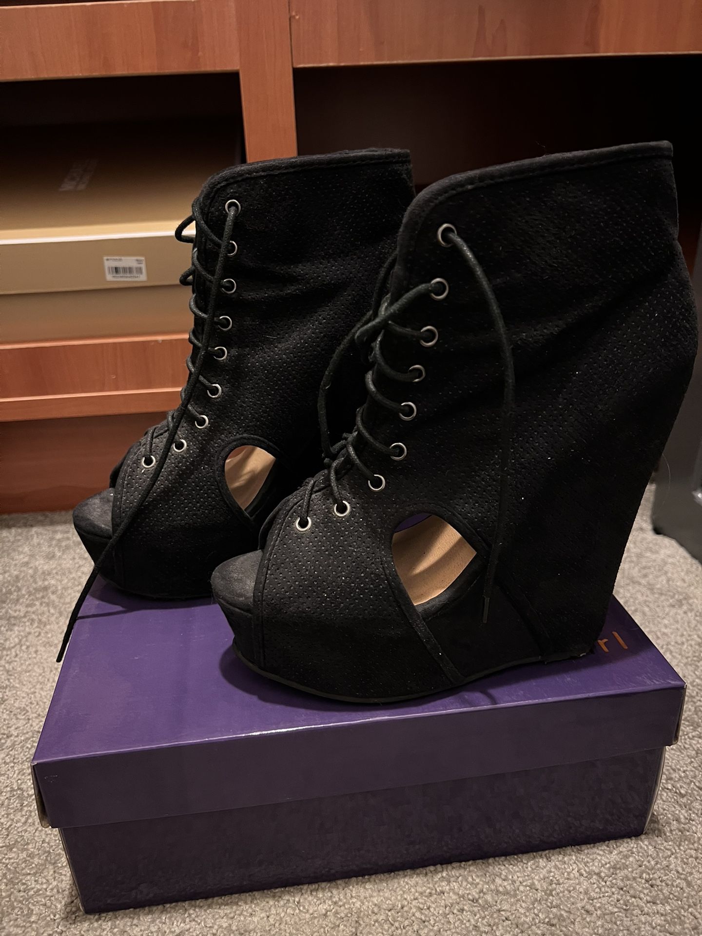 Women’s Black Platform Wedge Booties Size 8