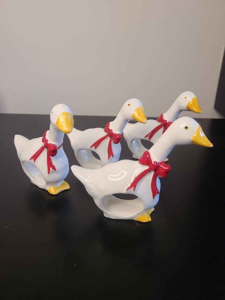 Set of 4 Vintage Fine Bone China Geese Napkin Rings With Red Bows
