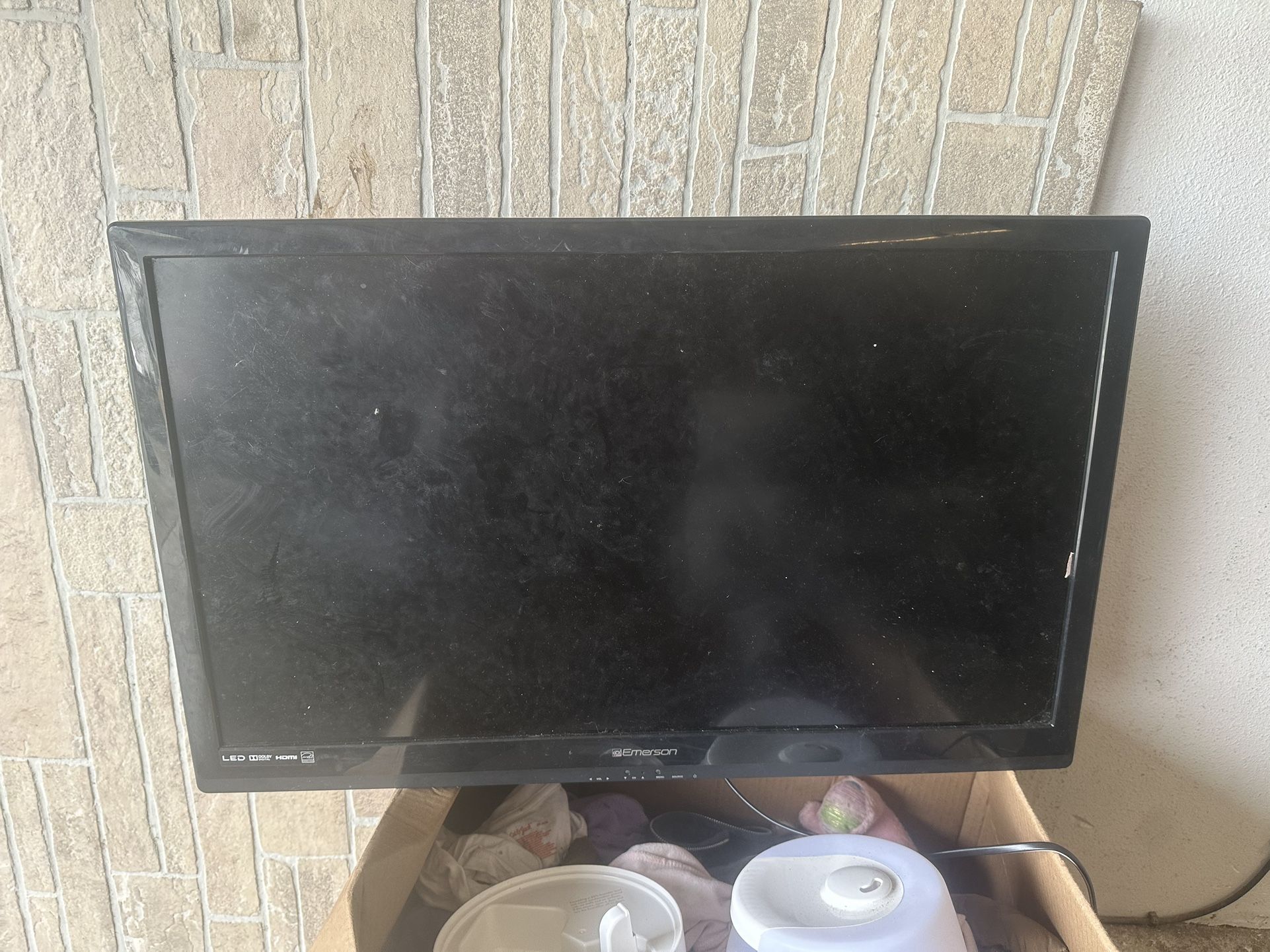 2 TVs