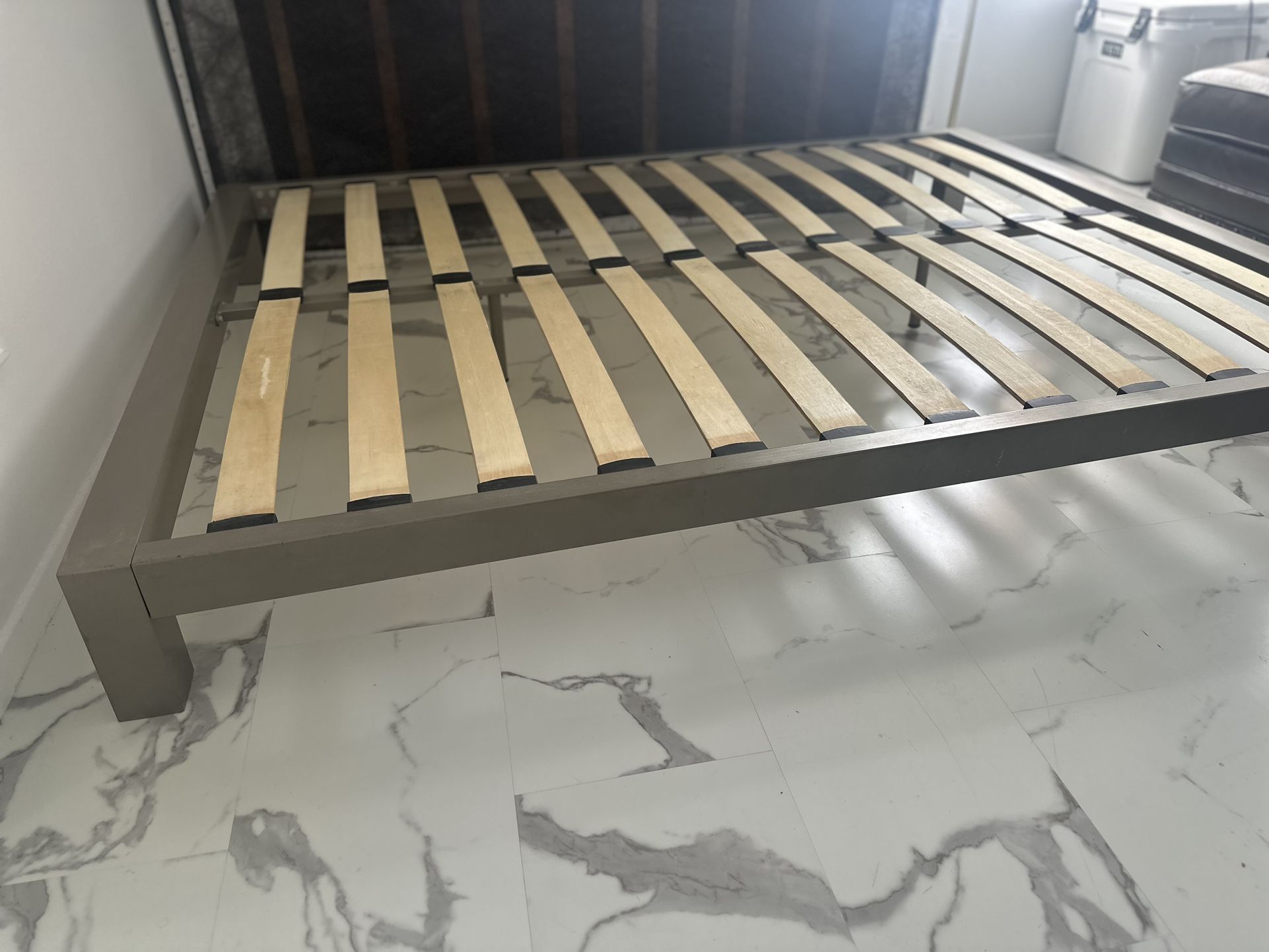 Queen Platform Bed 