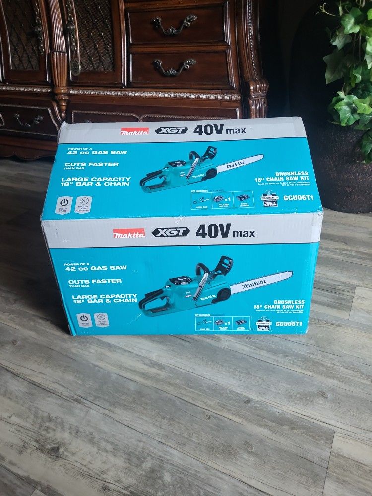 Makita 40v XGT BRUSHLESS 18" CHAIN SAW KIT