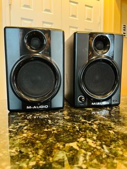 M-AUDIO AV-40 Studiophile Monitors (pair)