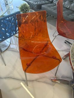 Modern Transparent Acrylic Guest Chairs – From $175 📦 Florida