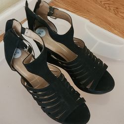 Black women's 8.5 wedges $15