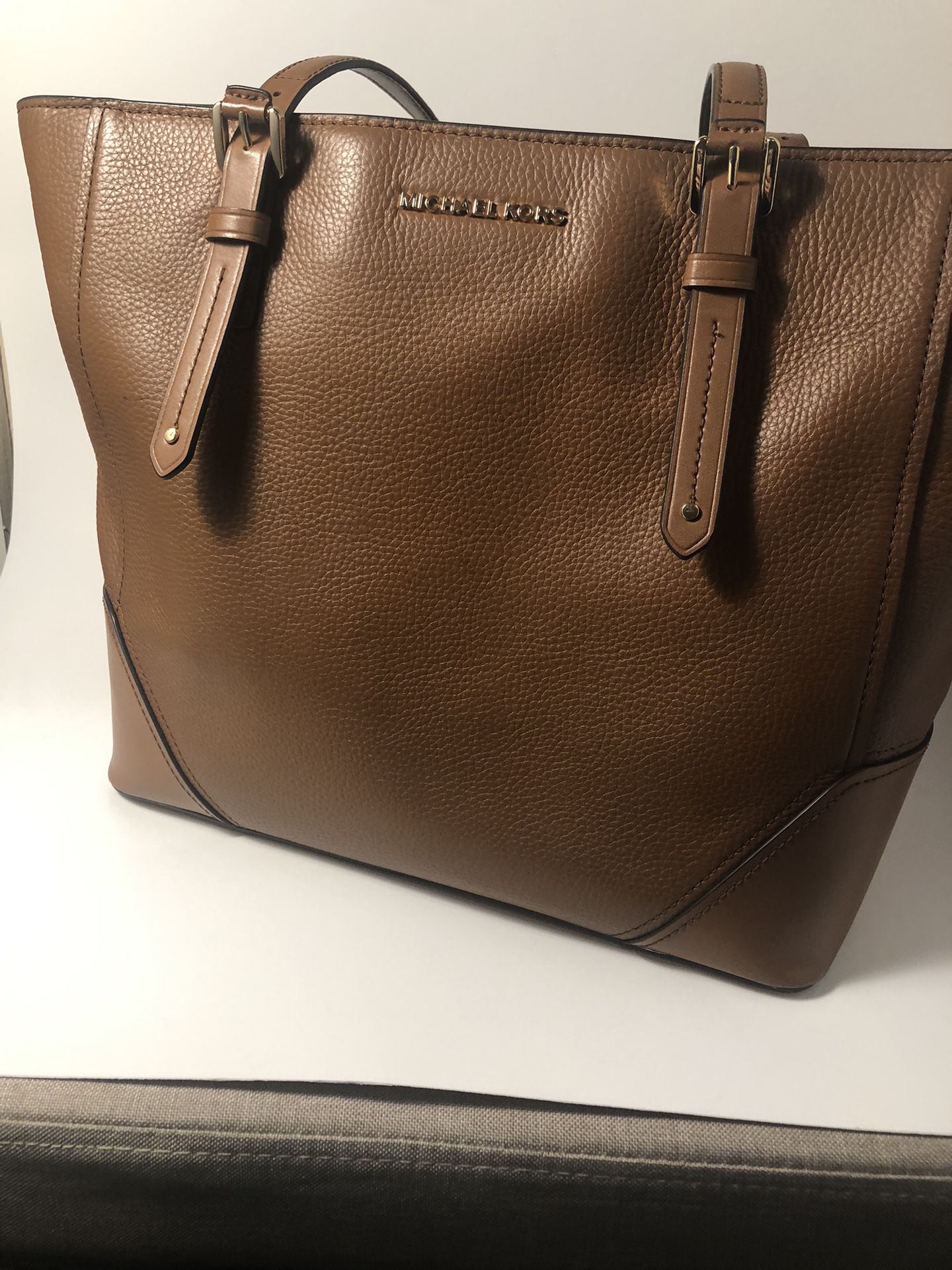 Micheal Kors Aria Large Leather Handbag 