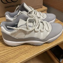 Jordan 11 Low Cement grey