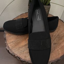 Women’s Flats Size 6.5