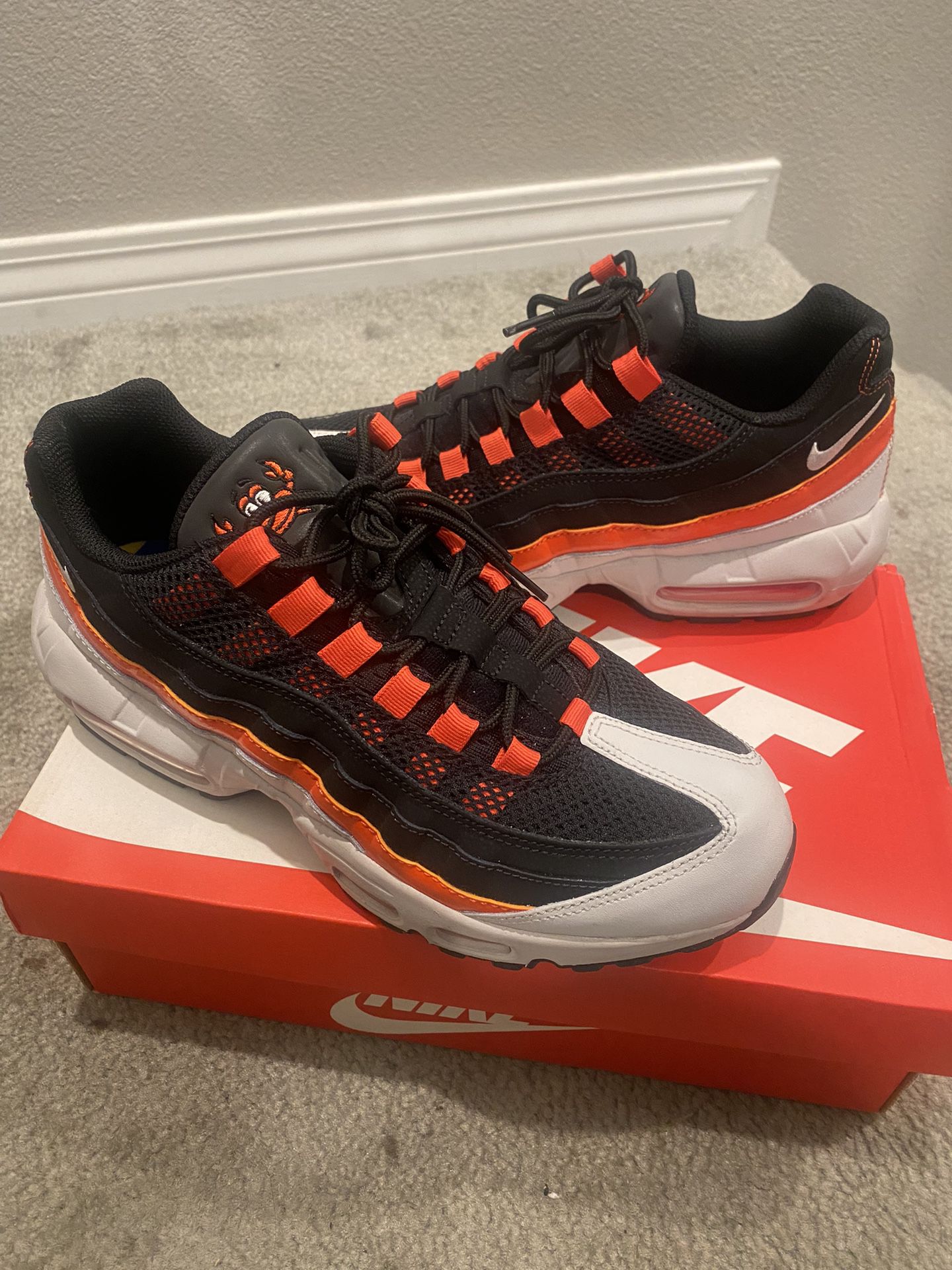aeronave Portal once Nike Air Max 95 Crab Edition for Sale in Los Angeles, CA - OfferUp