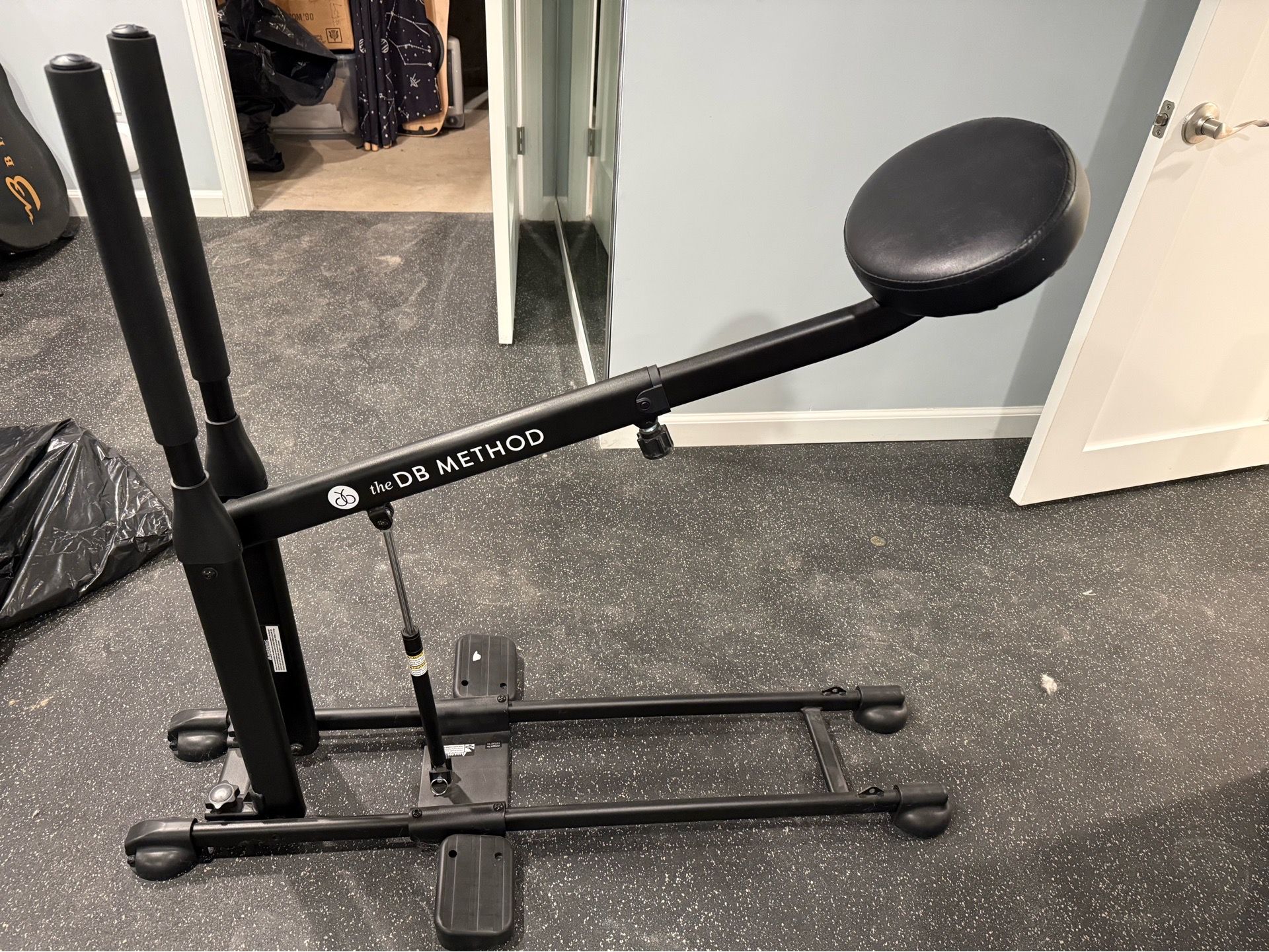 DB method squat equipment