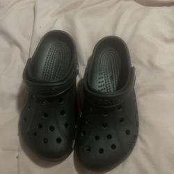 women's crocs size 5
