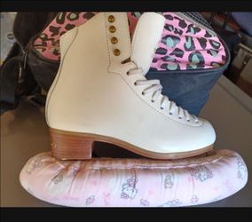 Used Jackson Freestyle Ice Scates With Protectors & Back Pack
