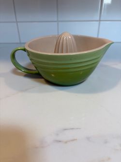 Le creuset citrus juicer green