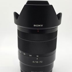 Sony ZEISS Varii-Tessar E 16-70mm f/4 ZA OSS Lens With Lens Caps And Hood