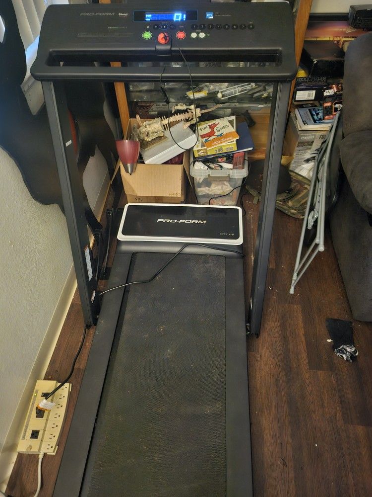 Pro-Form City L6 TREADMILL