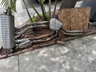 Audi RSQ8 Full Exhaust