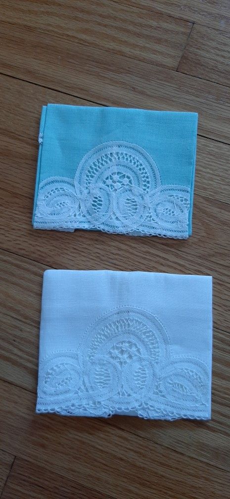 1940's lace trimmed hankerchiefs, Brussels-New