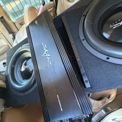 2 Skar Audio 12”s W/Amp