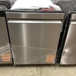 KitchenAid 24 in. Front Control Built-in Dishwasher with ProWash and ProDryMax New Scratch and Dent