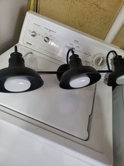 Lámpara Nueva Con Bombillas Led.  28 Pulgadas..