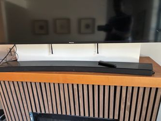 Samsung curved soundbar with subwoofer