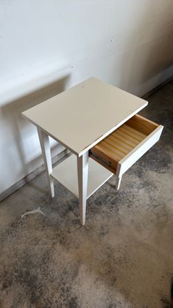 Small night stand / side table - Free