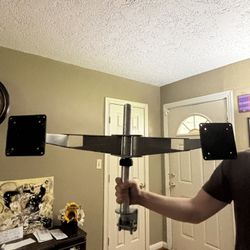 Samsung Monitors W Table Stand 