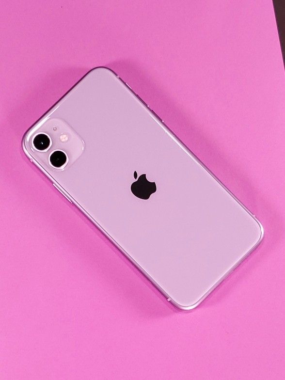 FREE AIRPODS Apple iPhone 11 Unlocked for Every Carrier 30-Day Warranty
