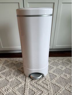 Munchkin STEP Diaper Pail