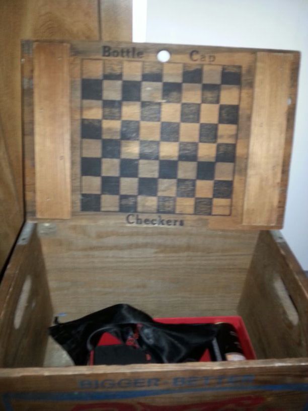 Vintage wooden Pepsi cola box