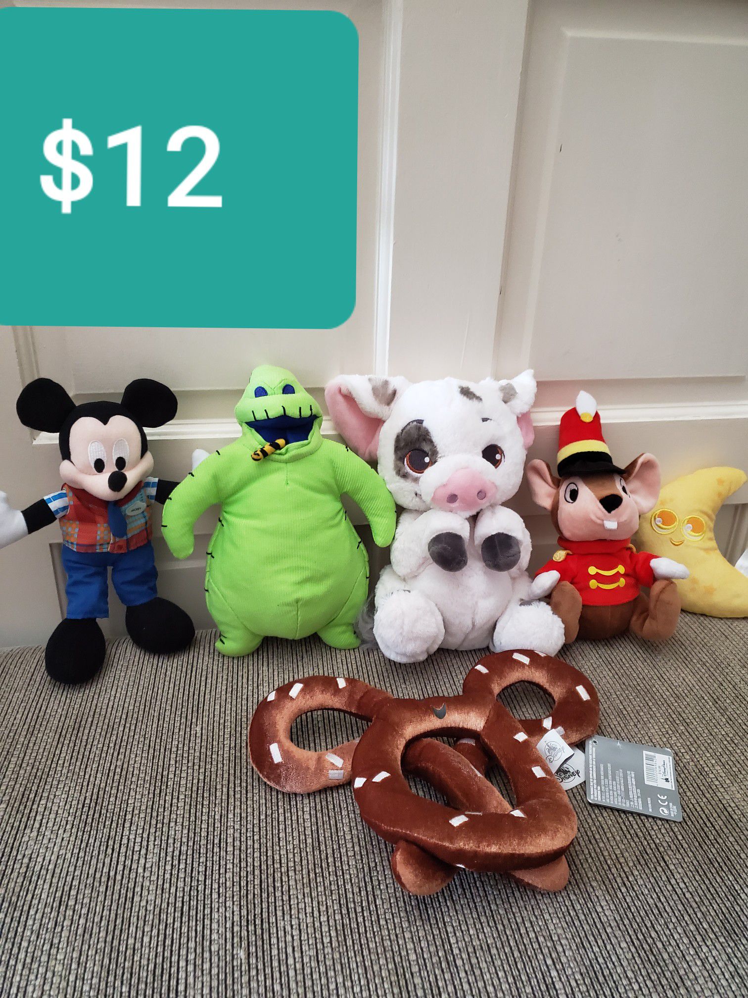 DISNEYLAND PARKS PLUSH COLLECTION -6PIECE. ALL FOR $12