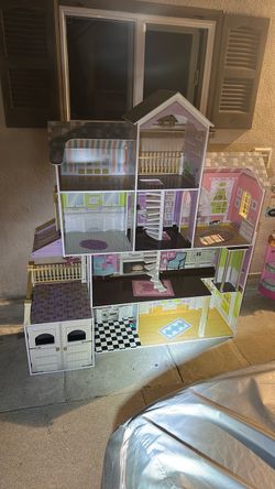 Kidcraft doll house