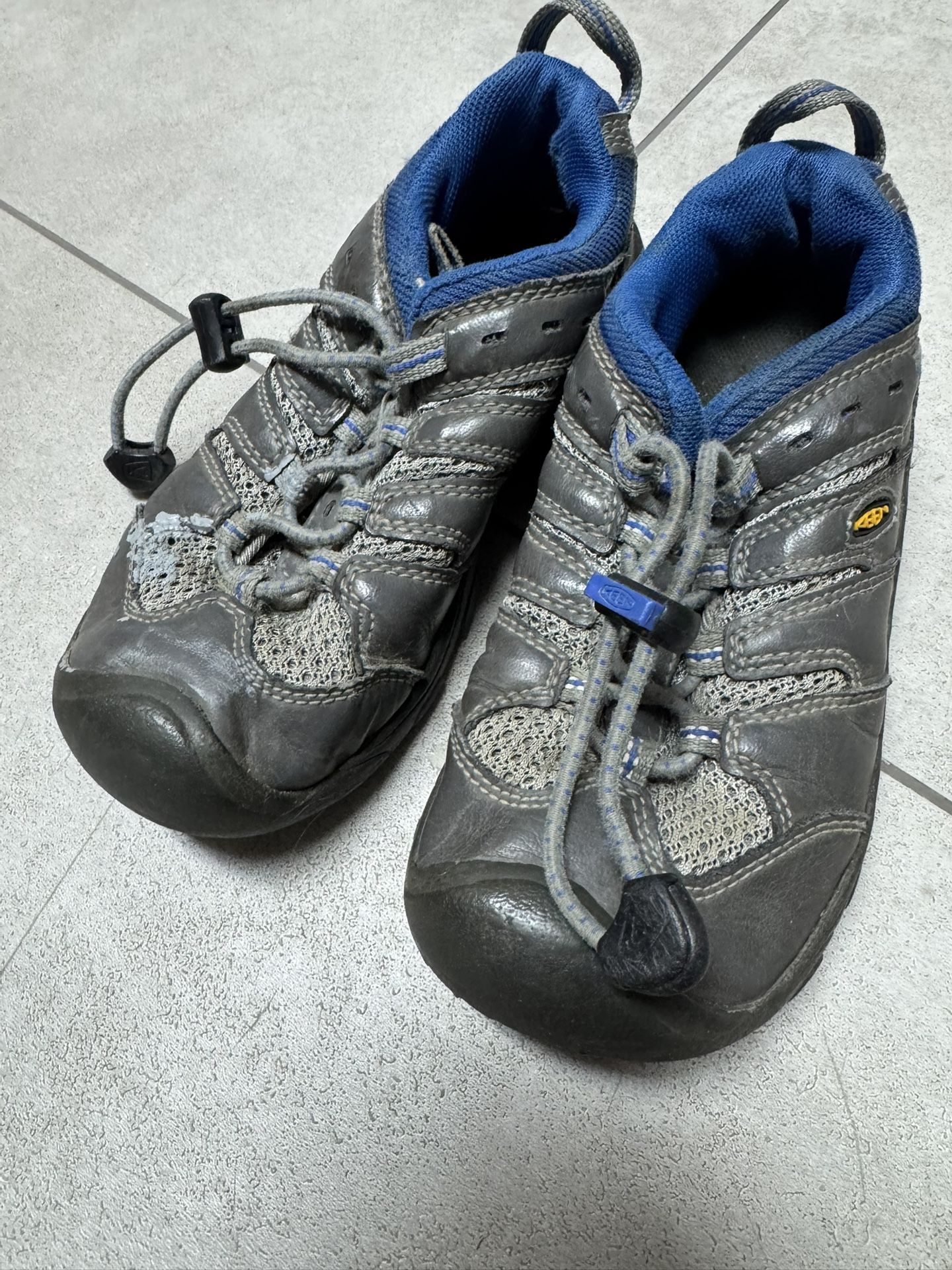 Keen Kids shoes size 12