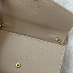 UPTOWN chain wallet in grain de poudre embossed leather