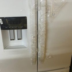 Whirlpool 25 cu. ft. French Door Refrigerator in White Z6