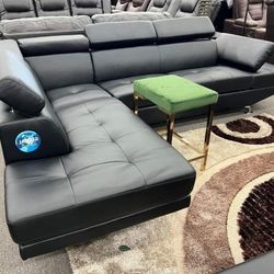 Antares Black Modern Sectional