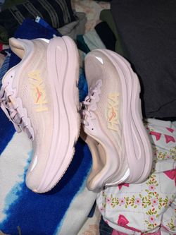 HOKAS