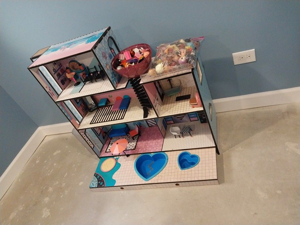 Lol Doll House And Lol Dolls And With Accesories 