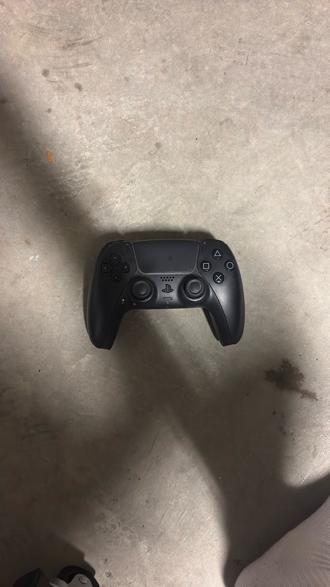 all black ps5 controller 