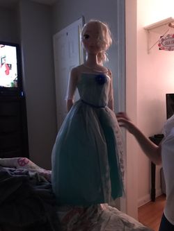 anna and elsa lifesize dolls