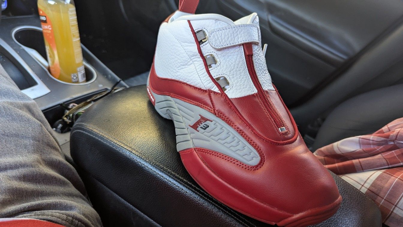 REEBOK ALAN IVERSON'S "ANSWER 4'S" SIZE 9.5