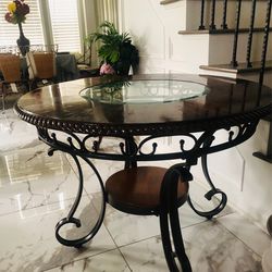 Round table